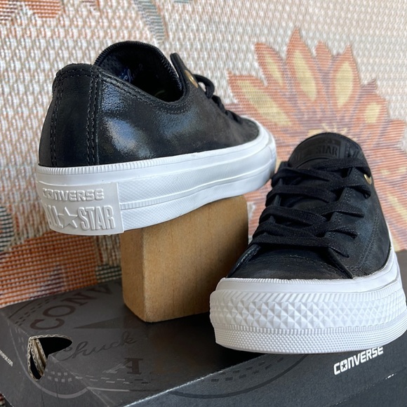 Converse WMNS Chuck Taylor All Stars ll OX 555958C BLACK/BLACK/WHITE Sneakers - Picture 2 of 16